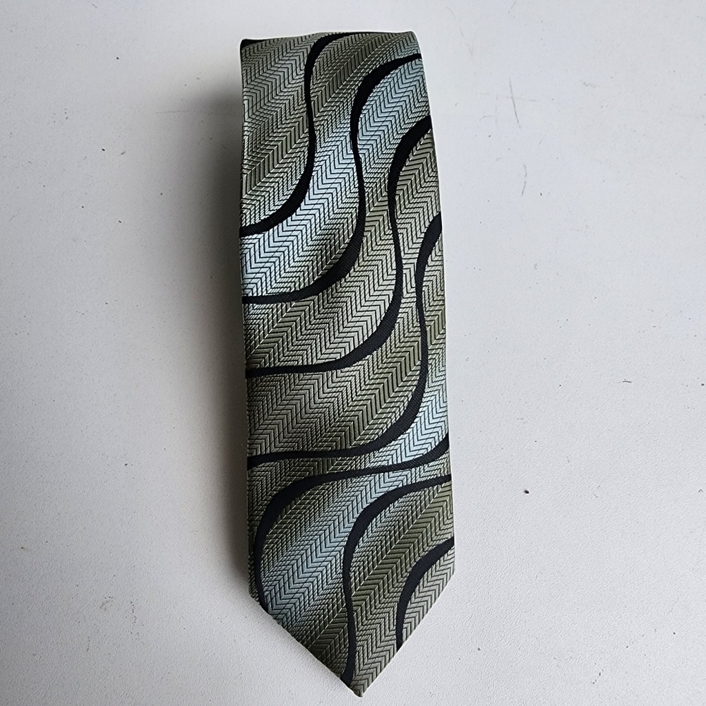 Bergamo New York Tie Pure  X-Long 64.5” Black Green Geometric Abstract